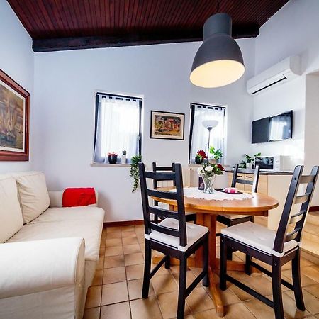 Apartments C52 โรวีน ภายนอก รูปภาพ