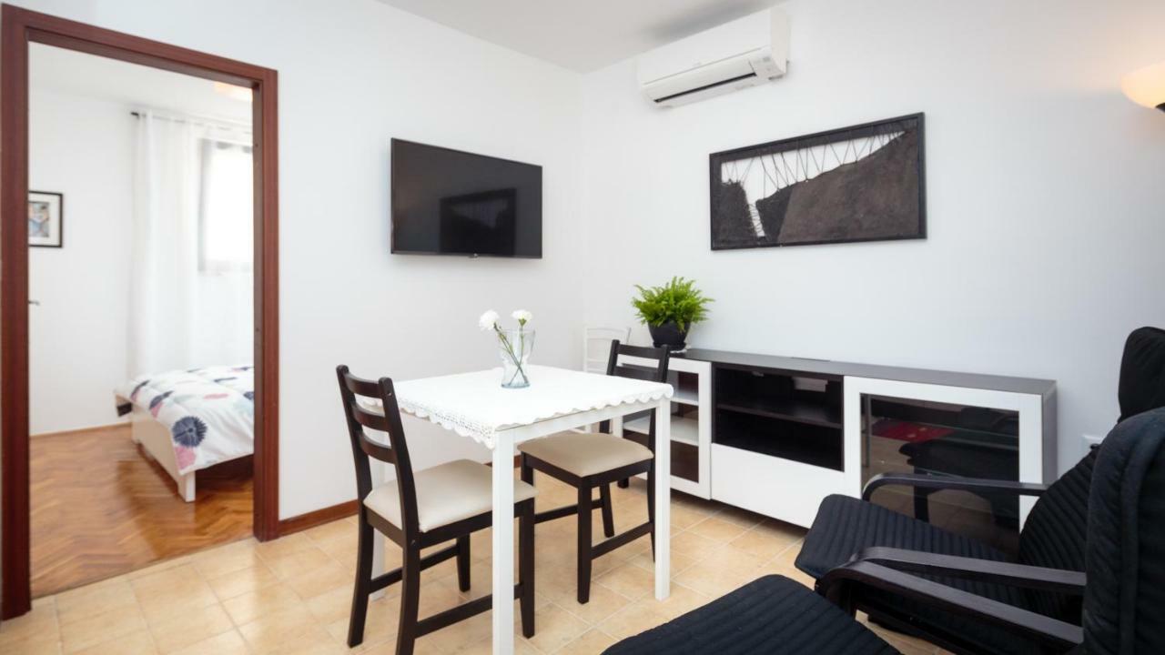 Apartments C52 โรวีน ภายนอก รูปภาพ