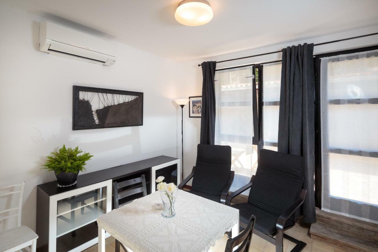 Apartments C52 โรวีน ภายนอก รูปภาพ