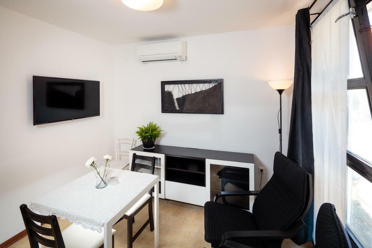 Apartments C52 โรวีน ภายนอก รูปภาพ