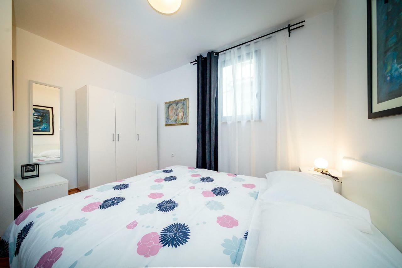 Apartments C52 โรวีน ภายนอก รูปภาพ