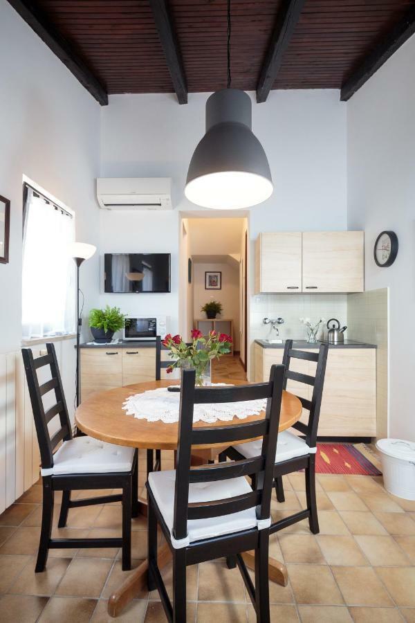 Apartments C52 โรวีน ภายนอก รูปภาพ