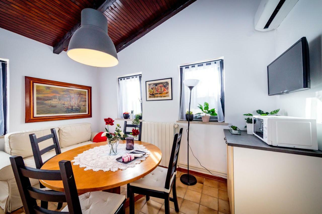 Apartments C52 โรวีน ภายนอก รูปภาพ